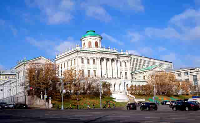 蔡嘉珍獲得註冊理財規劃師專業稱銜，秉持職業操守與執業準則，開啟財務規劃新征程